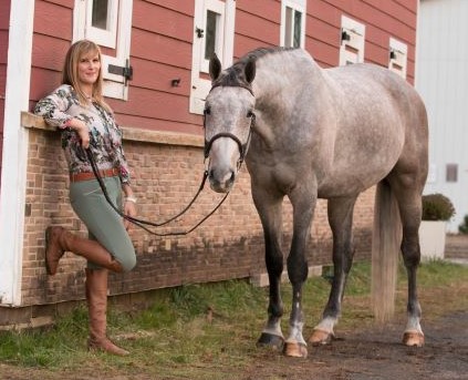 Sarah Maslin Nir with horse